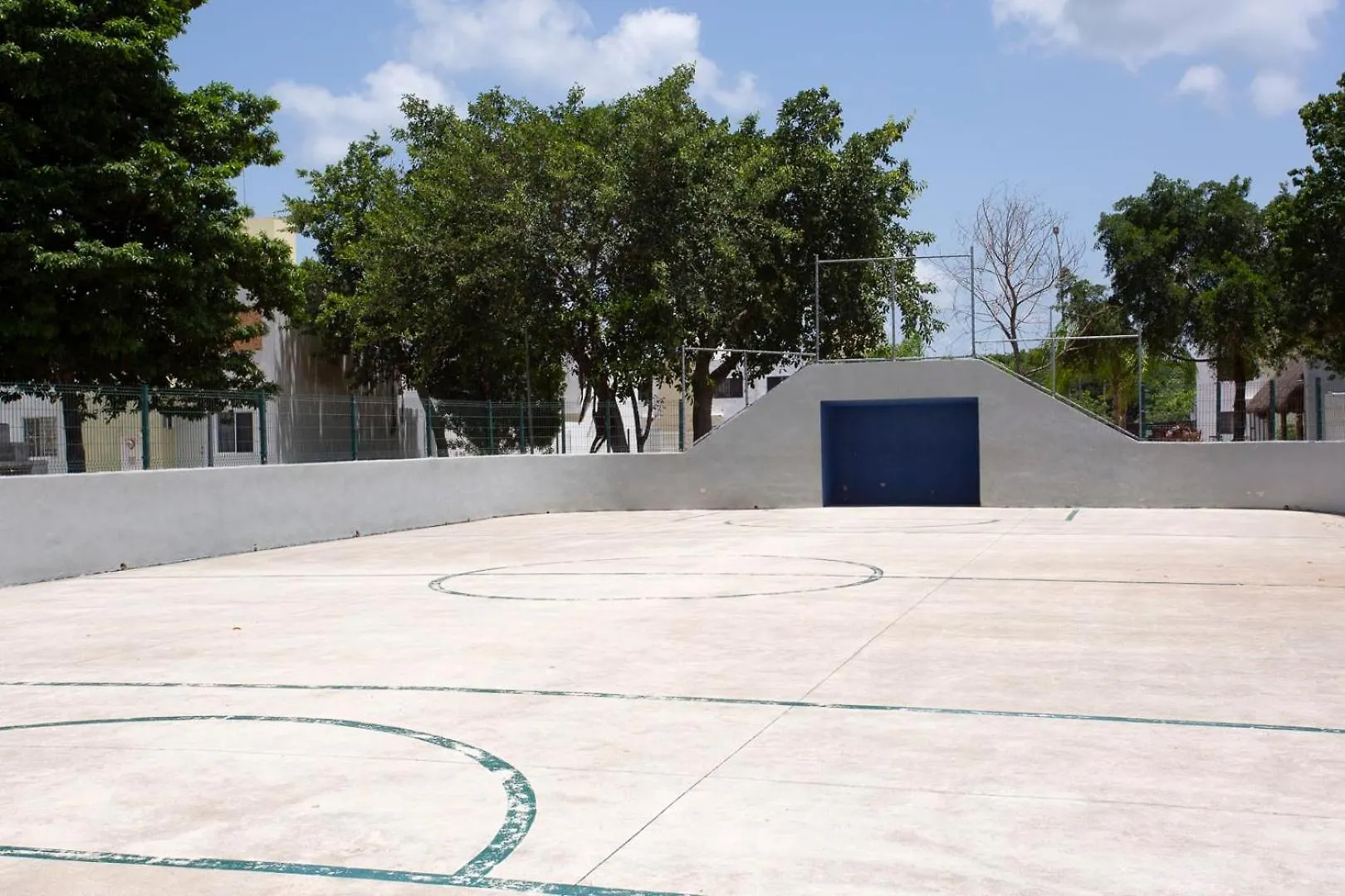 Relaxing Cancun Getaway Pools Soccer & Bbq Area Mexico