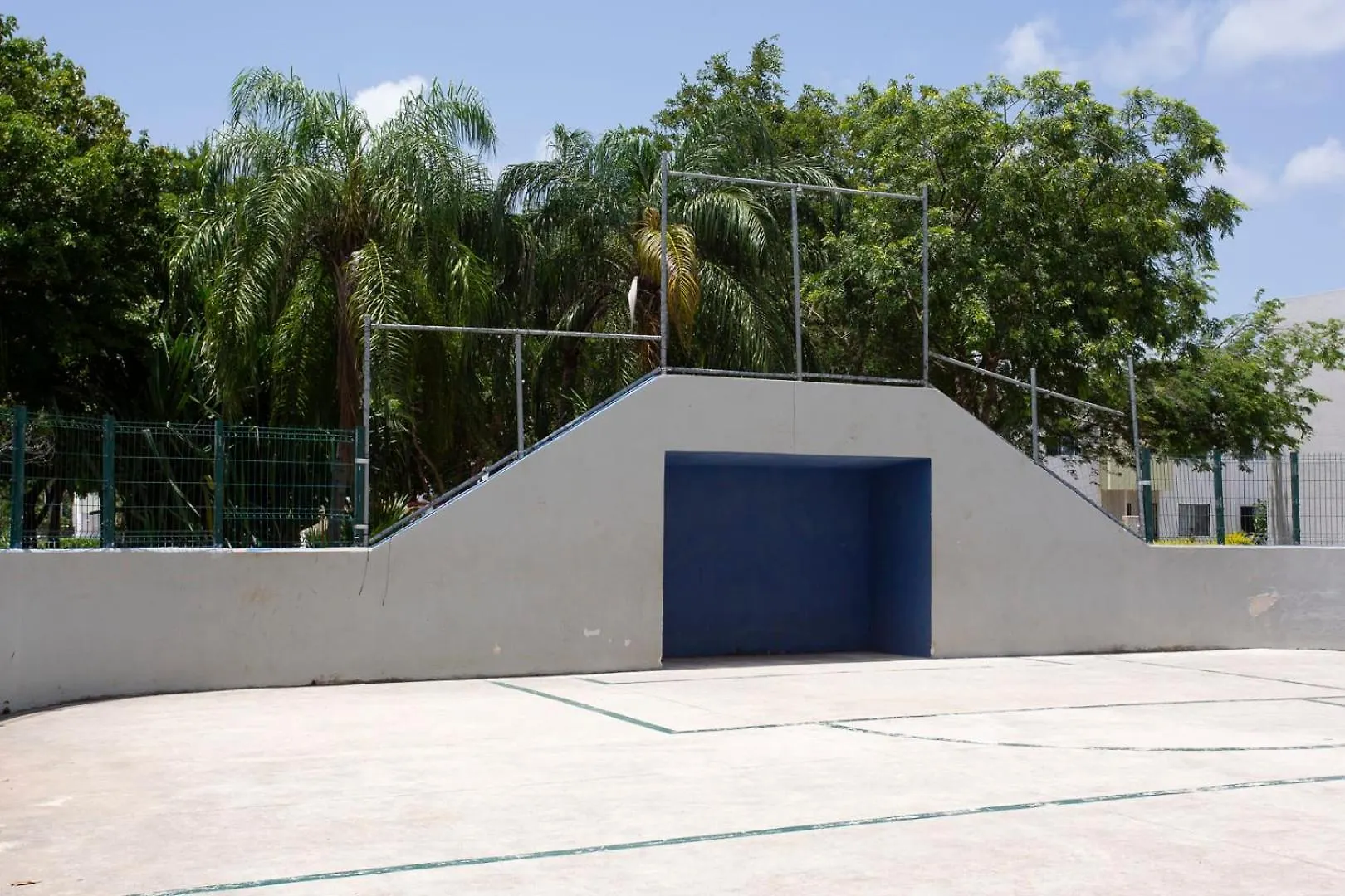 Relaxing Cancun Getaway Pools Soccer & Bbq Area Holiday home